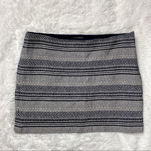 Banana Republic Dresses & Skirts - Banana Republic Woven Blue and Cream Mini Skirt 14